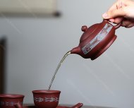 爆竹聲中一歲除，春風(fēng)送暖入屠蘇 【